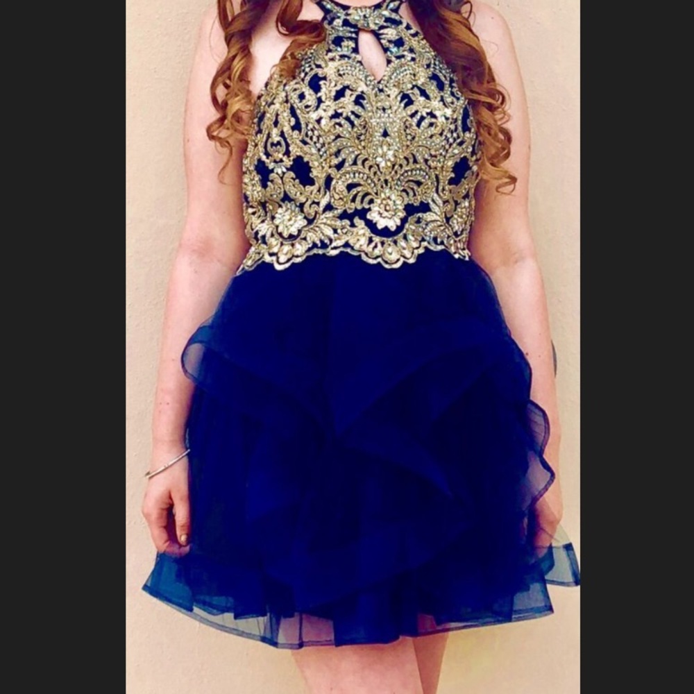 Dress - Picture 2 of 8